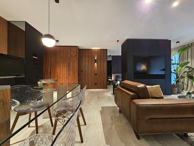 Apartament 2 camere, etaj 4 din 6, ultrafinisat, zona Iulius Mall