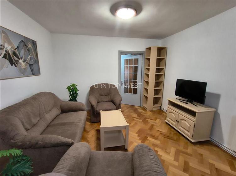 Apartament 2 camere balcon parcare zona Sub Arini