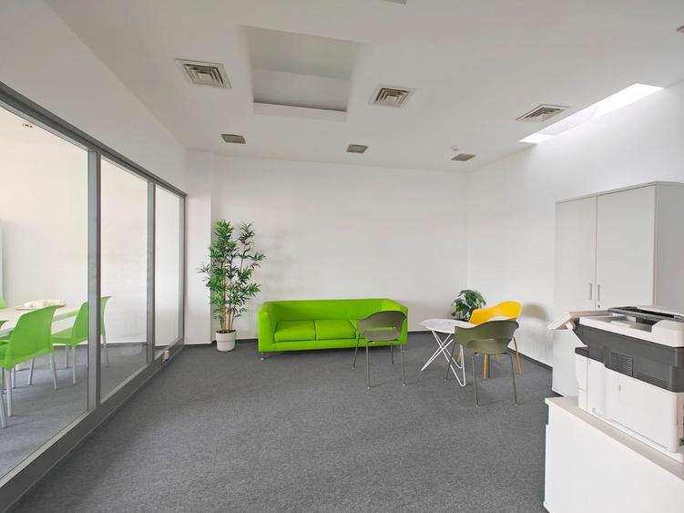 Cladire mixta de birouri si spatii comerciale - Comision 0%