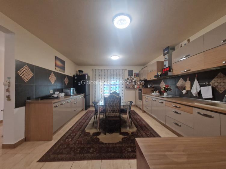 Valu lui Traian- Vila P+1, 4 camere, garaj, terasa, teren 716mp-260.000e neg - 41