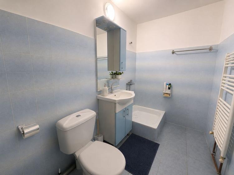 Apartament 2 camere, decomandat - zona Industriala (Sub Stadion)