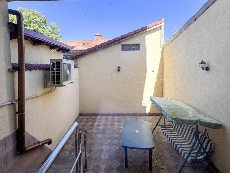 Vilă de închiriat spatioasă | 6 camere | Garaj spatios | Pozitie Centrala