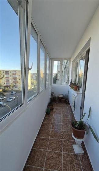 Apartament 3 camere, 2 balcoane si debara-zona Astra