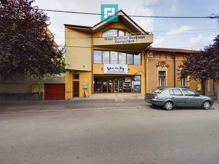Clădire comercială în zonă centrală