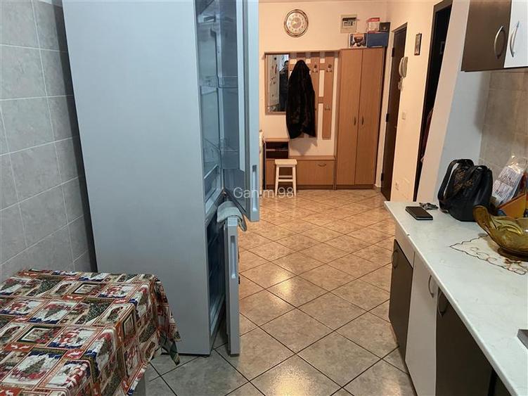 Apartament 2 camere ,56 mp, zona Longinescu , decomandat, imbunatatit , liber - 4