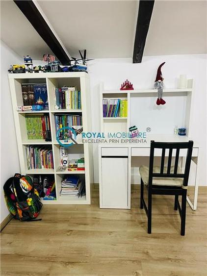 Royal Imobiliare - Vanzare Vila cu 6 camere zona B-dul Bucuresti