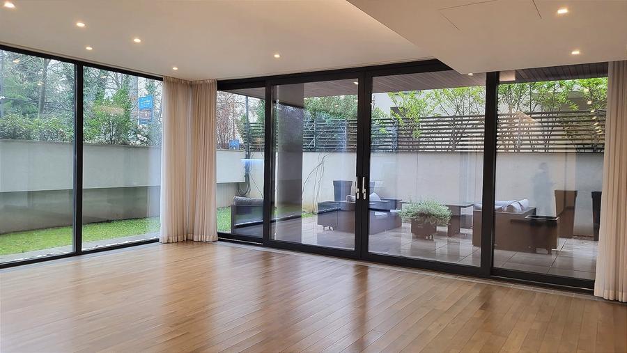 Apartament 4 camere si grădină de 80 mp in imobil exclusivist zona Primăverii