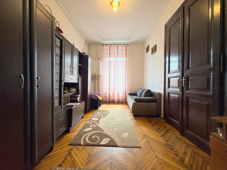 Apartament elegant de 114 mp utili, situat într-o zonă istorică deosebită