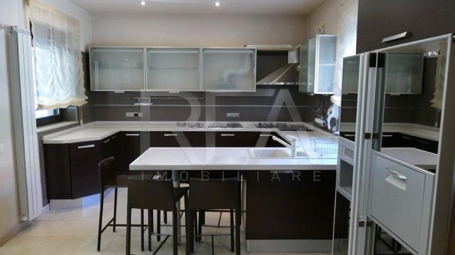 Vila Exclusivista | Piscina si 1877 m.p teren | Erou Iancu Nicolae