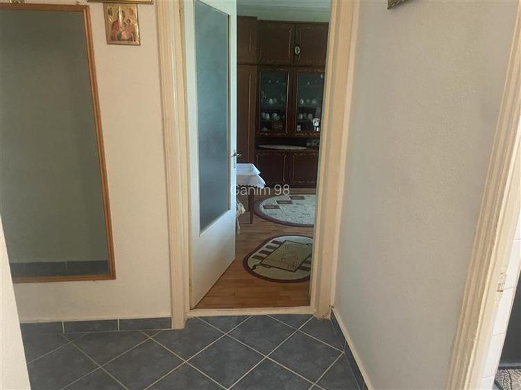 Apartament 2 camere zona supermarket Paco- bulevardul Garii , et 3 4 , decomanda - 10
