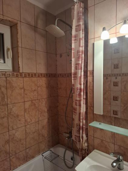 Apartament 4 camere  decomandate cu vedere pe doua parti in Nadlac