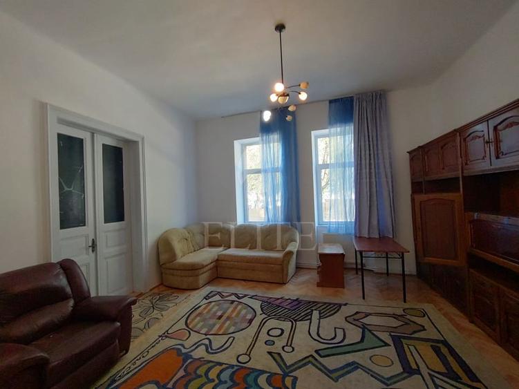 Casa / Casa 4 camere în zona CRISAN