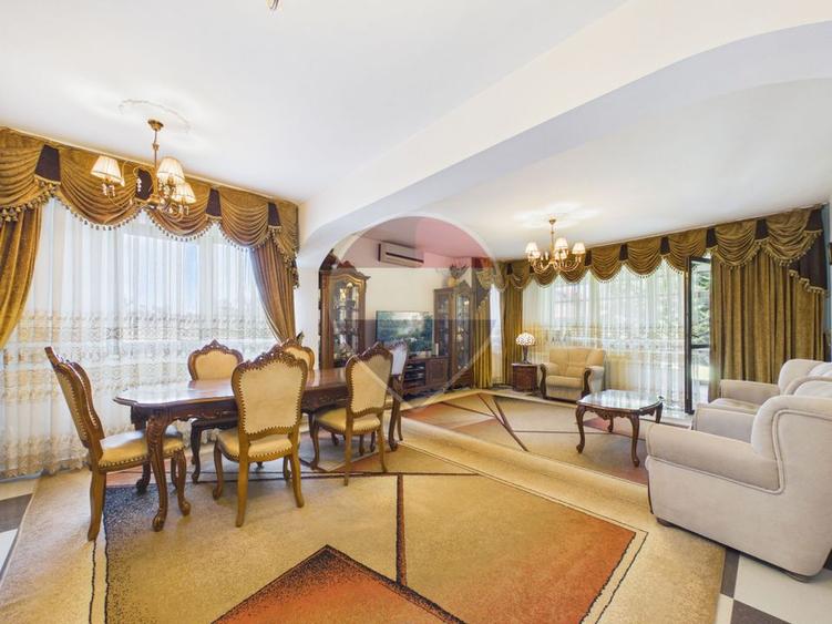 Vilă 10 camere + spațiu comercial | teren 1.300 mp | Otopeni 23 August