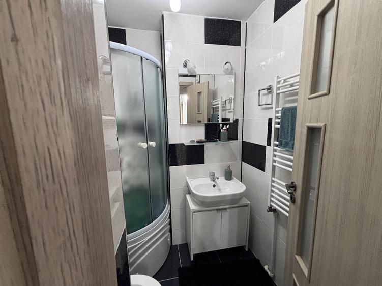 Apartament 4 camere/ Colentina/ Dna Ghica/ Centrală Proprie/ 2 Parcări