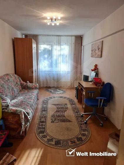 Vând apartament 3 camere, Dambu Rotund