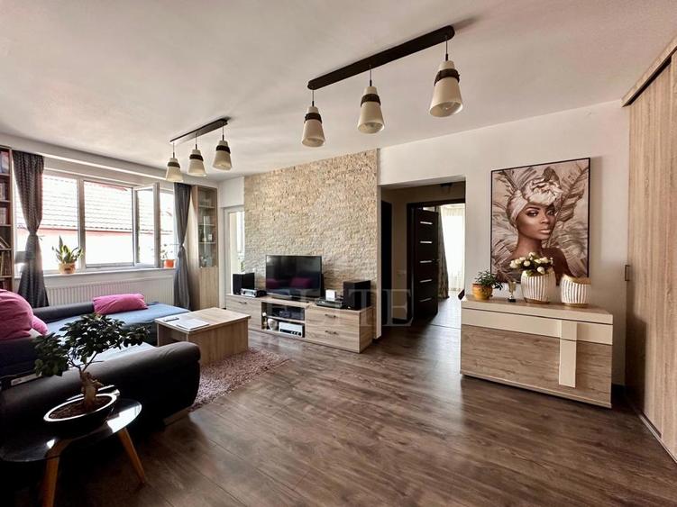 Apartament 3 camere în zona semicentrala