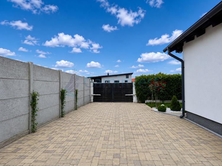 Casa noua de vanzare in Santandrei, la 2 minute de strada principala