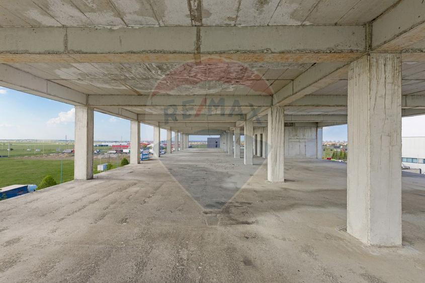 Teren cu construcție de beton, de vânzare, 3754 mp – zona Aradul Nou
