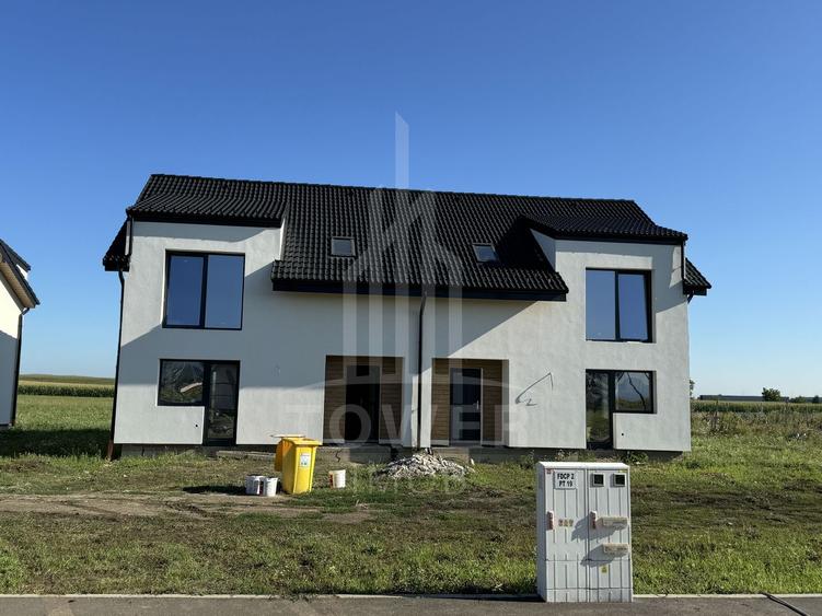 Casă Tip Duplex INDEPENDENTĂ ENERGETIC - Cartier NOU