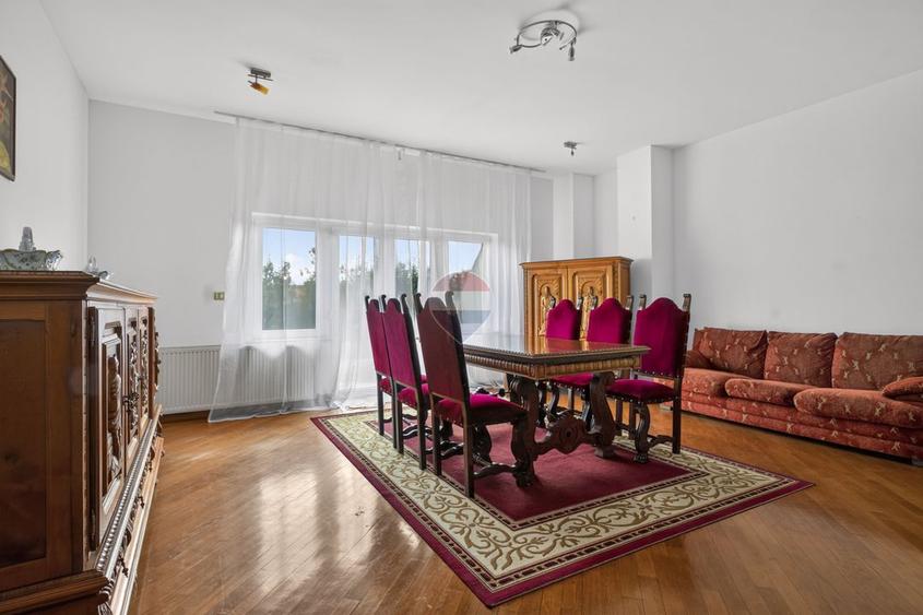 Casă 5 dormitoare si teren 725 mp de închiriat în zona Gradiste