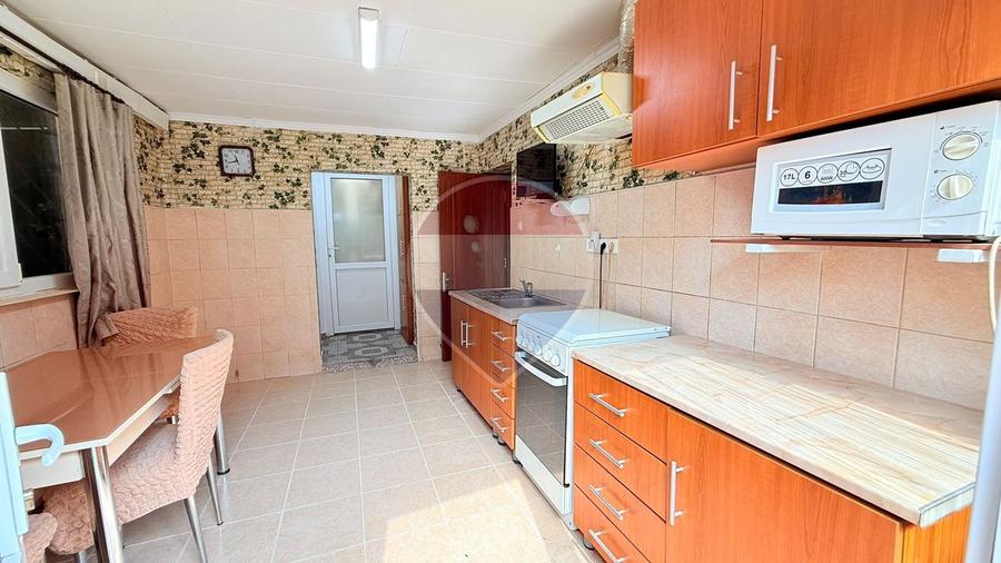 Casă de vânzare | 5 camere| Teren 428 mp | Voluntari, lângă Școala 1