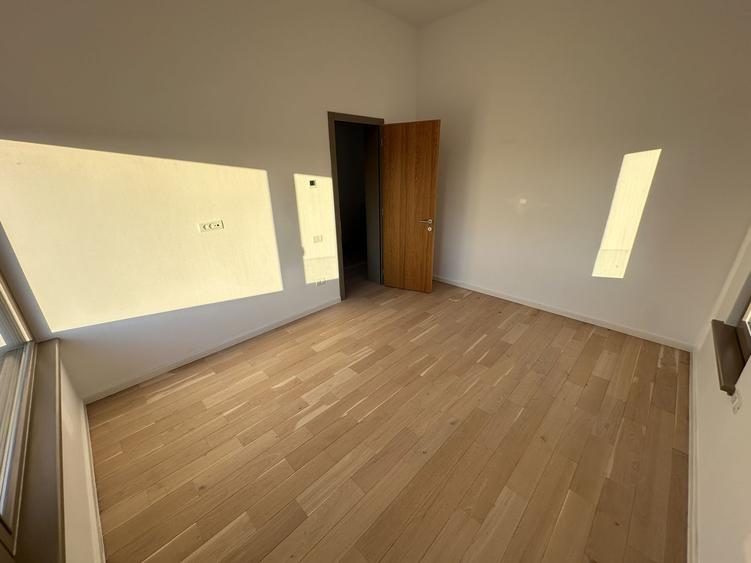 Casa cu 5 camere - Dumbarvita