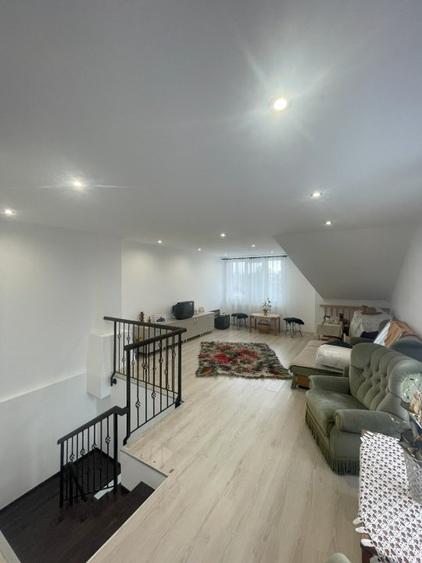 Duplex de vanzare, 2 unități, 8 camere, 300 mp, zona centrala