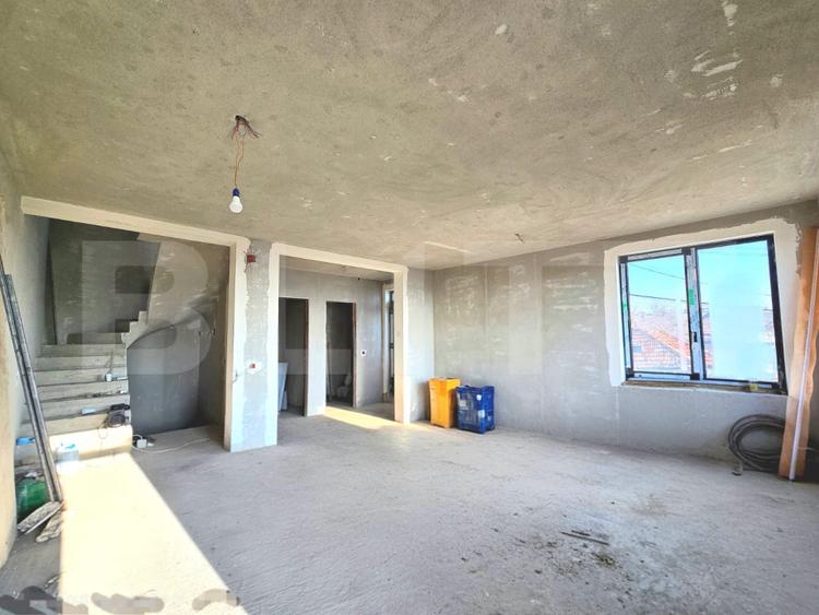 Unitatea C2 , Duplex semifinisat, zona Dambul Rotund, priveliste spre oras