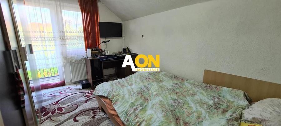 Casa pentru 2 familii, 7 Camere, 2 Garaje, 1500MP Teren