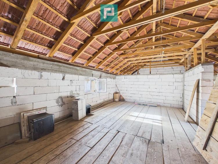 Casă P+E cu două apartamente, zona Drăgășani - 8