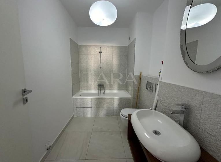 Apartament de 4 Camere, terasă impresionantă, lângă Iulius Mall.