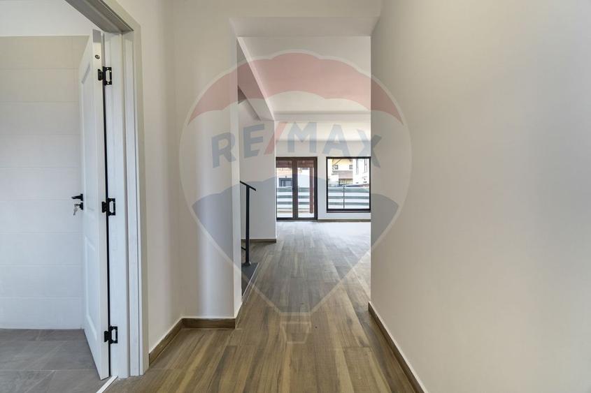 DUPLEX 8 camere de vanzare| Constructie noua| Izvor, BV | Comision 0%