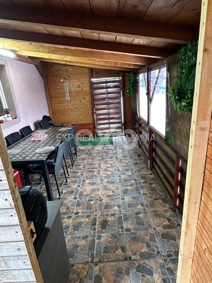 Teren 445 cu fundatie de casa mare + o Casuta locuibila moderna de 2 camere - 6