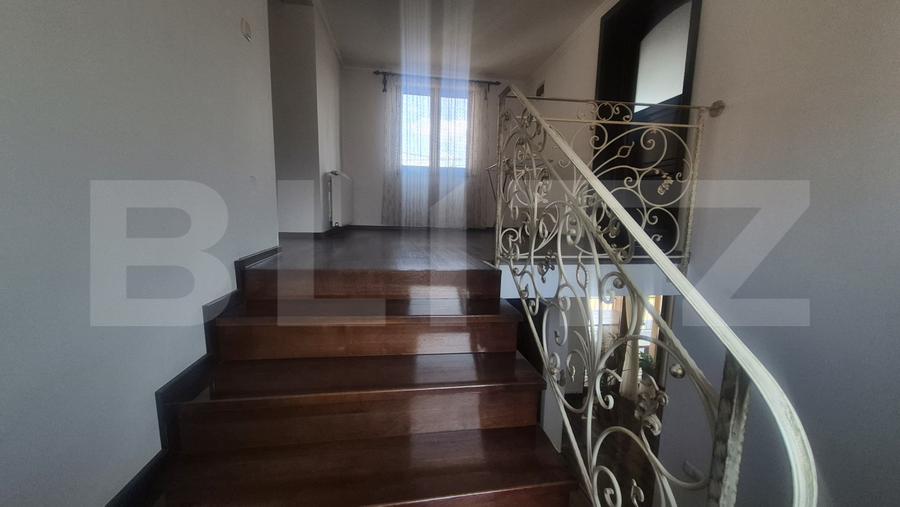 Casa 3 dormitoare de vanzare, 236 mp, teren 525 mp, Semicentral