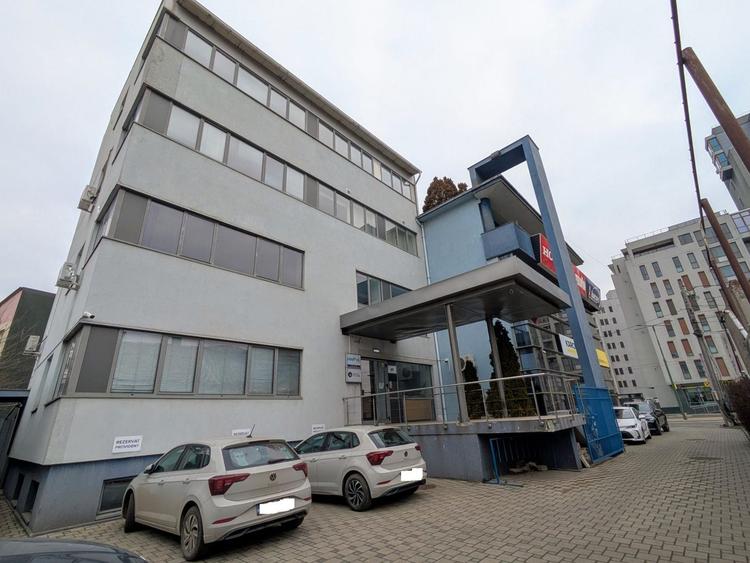 Cladire mixta de birouri si spatii comerciale - Comision 0%