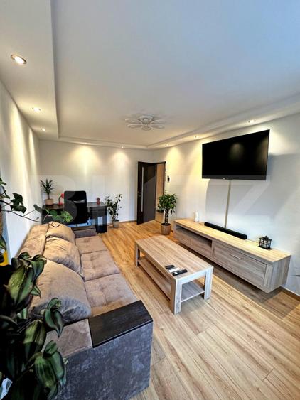Apartament, 2 camere decomandat, zona centrala
