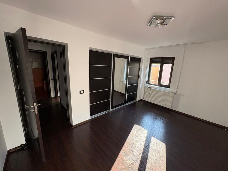 VILĂ DUPLEX IMPRESIONANTĂ | 420 MP | 12 CAMERE | GARAJ DUBLU