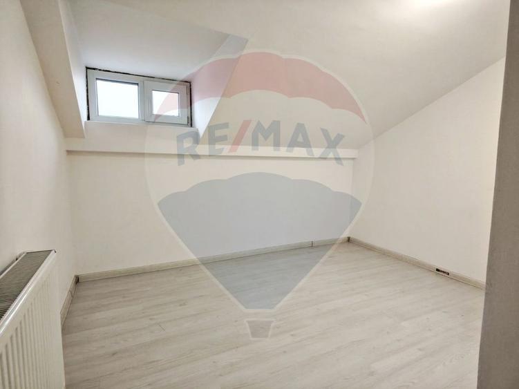 Casă / Vilă cu 6 camere de închiriat în zona Dacia