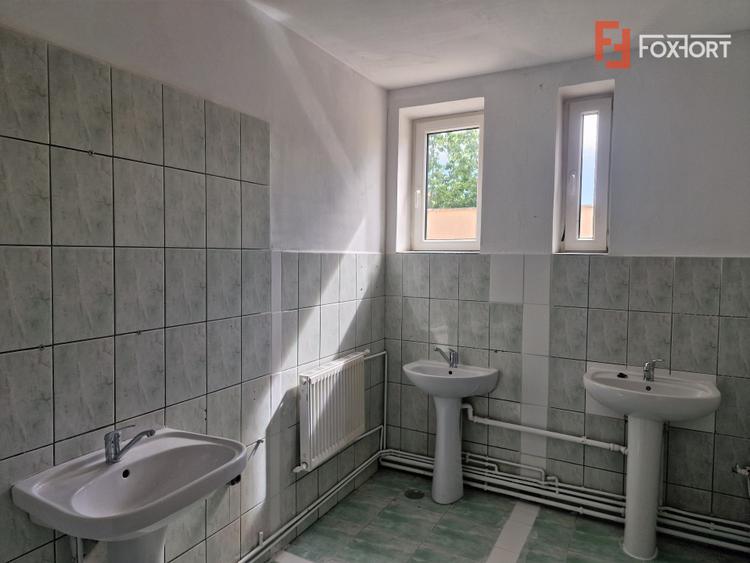 Spatiu comercial cu 16 incaperi - zona Mehala
