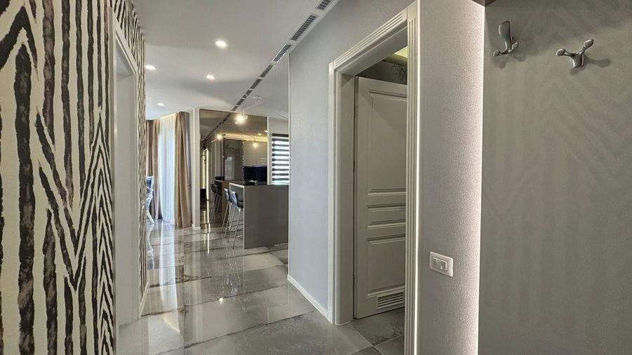 Apartament superfinisat | 2 camere | 2 parcări | M. Romanul