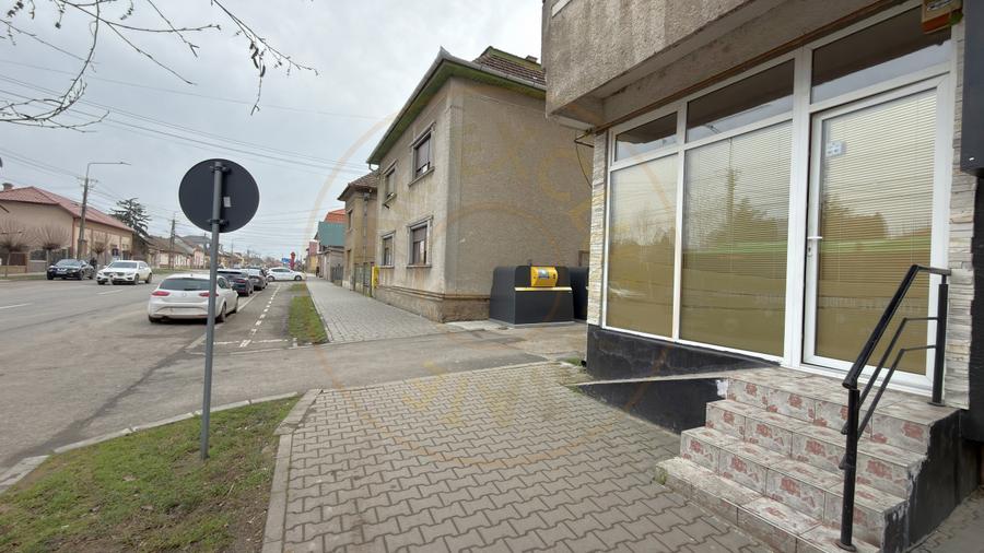 Spațiu Comercial Stradal 30 mp/Trafic Intens Auto și Pietonal/C.A.Române - Carei