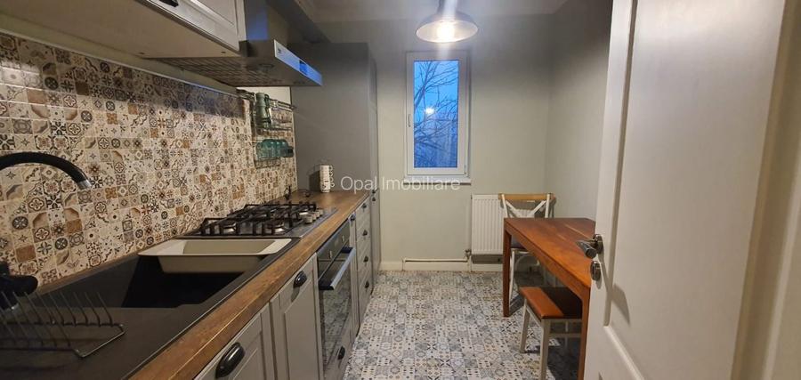 Exclusivitate,Tomis I,3 camere,mobilat/utilat lux,centrala gaz,etaj 4 cu pod