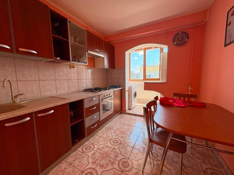 Apartament 3 camere de vânzare | Sector 3 Fizicienilor | 70 mp | Bloc reabilitat