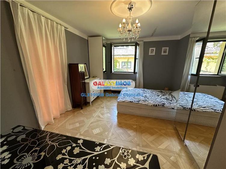 Vila stil florentin pe malul lacului,teren4500mp iesire la lac de 17ml