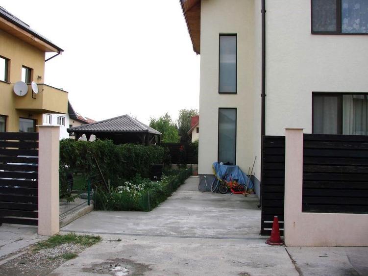 Vanzare vila individuala | 6 camere | Otopeni | Panouri solare