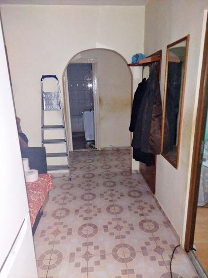 Apartament cu 2 camere, etaj intermediar, decomandat