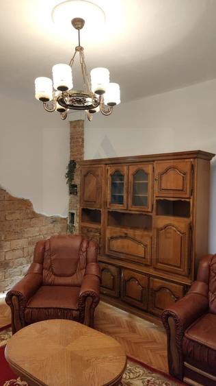 Apartament modern 2 camere 56 mp utili si curte in zona Centrala