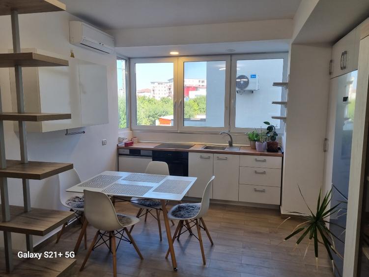 Apartament 3 camere etaj 1 deosebit Soarelui