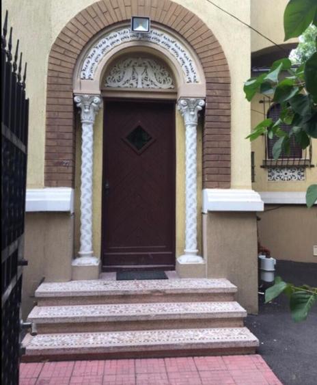Apartament 4 camere de închiriat în vilă – Primăverii