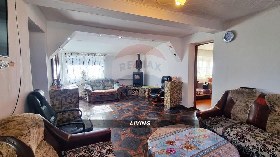 Casa de vanzare in Borlesti, Pomi | 37 ari teren | Comision 0%